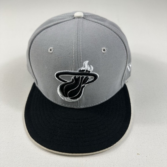 NEW ERA 59FIFTY Miami Heat SnapBack Hat Cap Gray Black Hardwood Classics - Picture 1 of 8